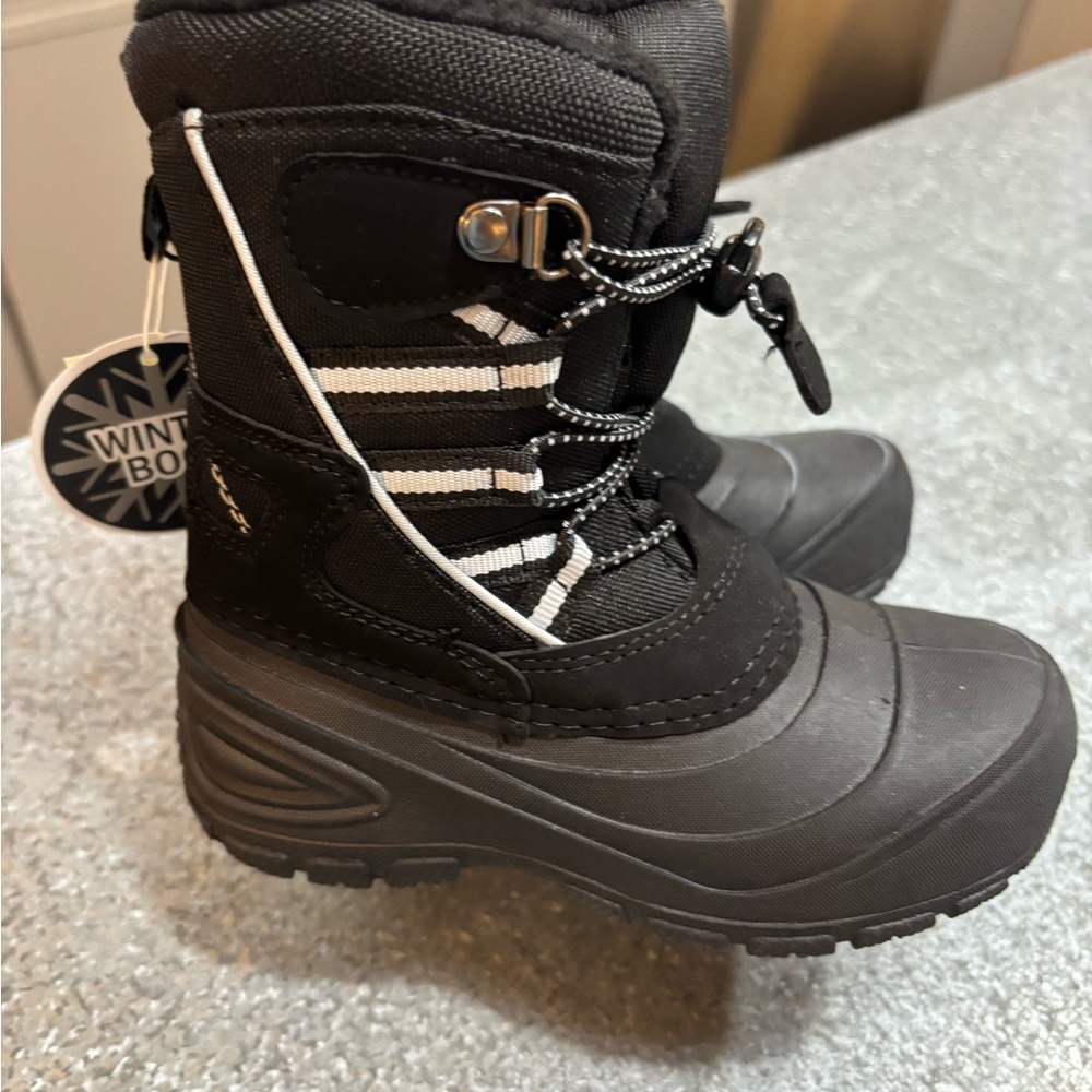Black and Gray Winter Boots